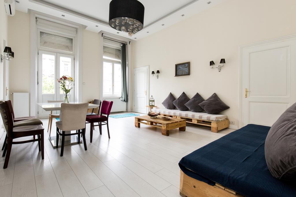 Jozsef63 Apartment Budapest Eksteriør billede