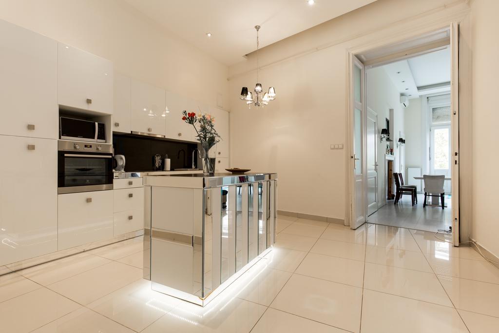 Jozsef63 Apartment Budapest Eksteriør billede